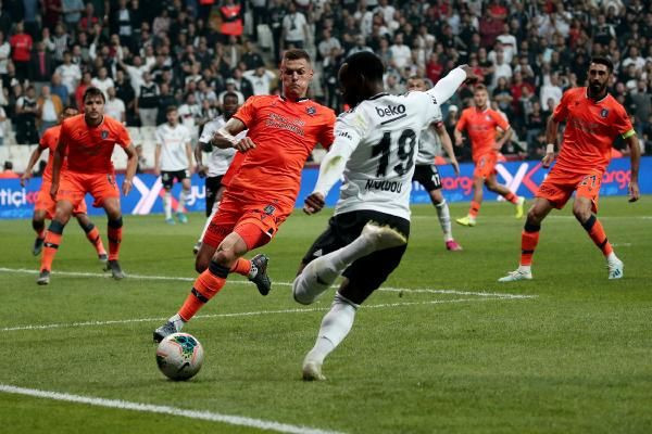 Beşiktaş Başakşehir maçında Suat Arslanboğa'nın skandal kararlarına kim ne dedi? - Resim: 1