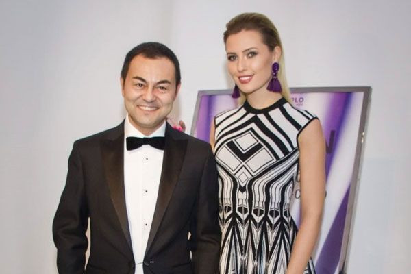Serdar Ortaç eski haline geri döndü gizemli bir kadınla yakayı ele verdi - Resim: 1