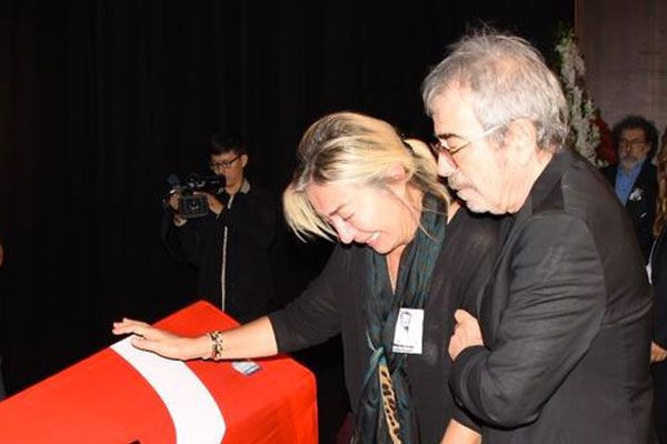 Tarık Ünlüoğlu'nun cenazesinde skandal! Selçuk Yöntem hayatının şokunu yaşadı - Resim: 4