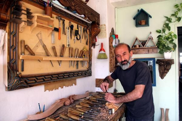 Bir santimetre karesine 3 saat uğraşıyor! 41 yıldır ağaçlardan eşya yapıyor - Resim: 3
