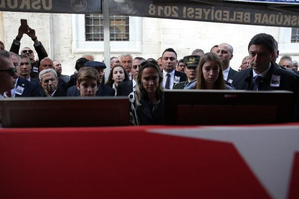 Yaşar Büyükanıt son yolculuğuna uğurlandı! Kızı Bengü Büyükanıt kahroldu - Resim: 2