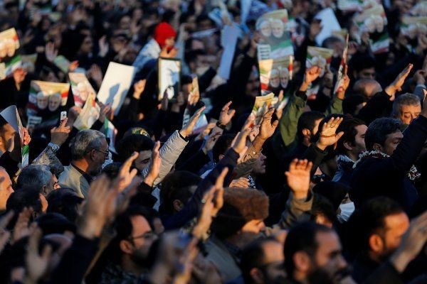 Kasım Süleymani'nin cenazesi uğurlanıyor milyonlar İran sokaklarında - Resim: 2