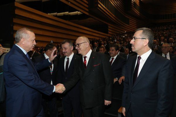 Tunç Soyer'in Cumhurbaşkanı Erdoğan'a bakışları - Resim: 1