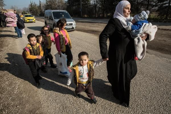 Pazarkule Sınır Kapısı'na geçişler kapatıldı - Resim: 3