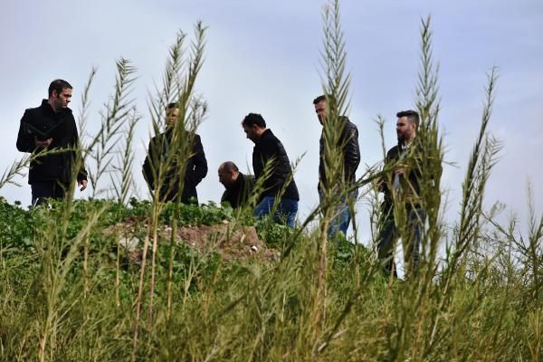 8 yıldır kayıp eşini öldürdüğünü itiraf etti, gömdüğü yerde kazı başlatıldı - Resim: 1