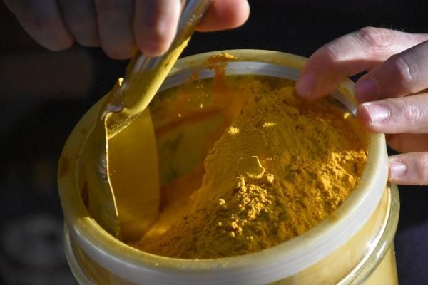 Koronavirüse iyi geliyor denilen Zerdeçal satışları arttı! Uzmanından kritik uyarı geldi - Resim: 1