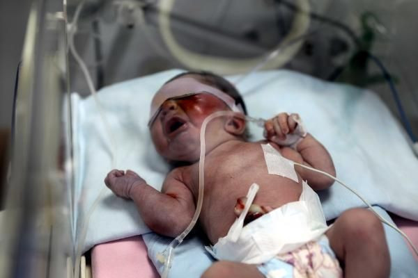 Kağıt toplayıcısı kardeşler çöpte bebek buldu! Montlarına sarıp hastaneye getirdiler - Resim: 1