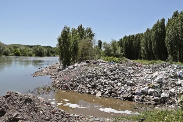 Büyük skandal! Diyarbakır'da UNESCO mirasını molozlarla doldurdular! - Resim: 3