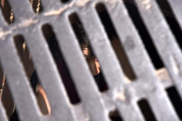 İnanılmaz olay! Uyuşturucu almak için girdiği kanalizasyonda mahsur kaldı! - Resim: 1