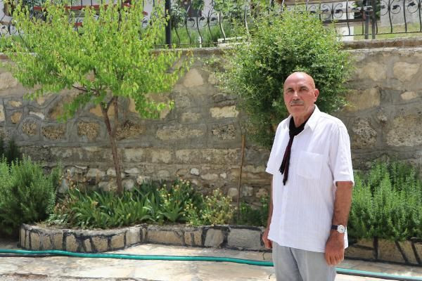 Şaşırtan doğa olayı Denizli’de sıcak su kaynağı asfaltı deldi - Resim: 3