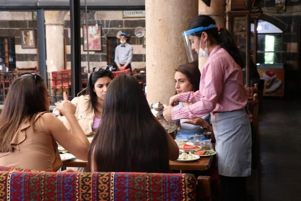 Diyarbakır'da normalleşme, ciğer kebabı ve kahvaltıyla başladı  - Resim: 2