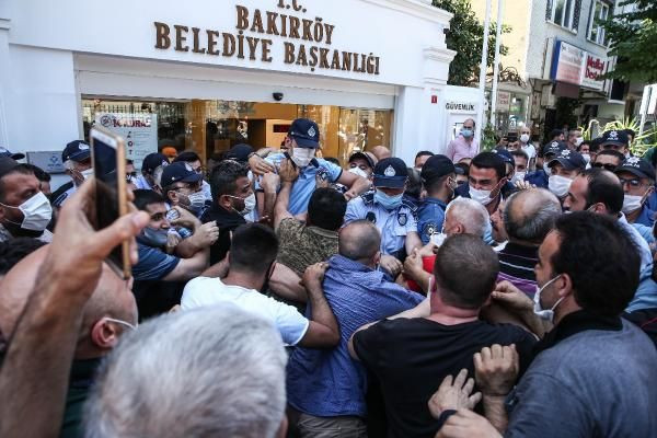 Bakırköy Belediyesi önünde pazarcılar kapanan semt pazarı için eylem yaptı - Resim: 2