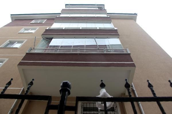 Bolu'da şizofreni hastası anne bebeğini balkondan atıp intihar etti - Resim: 1