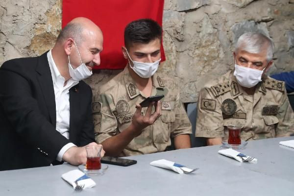 İçişleri Bakanı Soylu, Şırnak'ta Güneyçam Jandarma Karakol Komutanlığını ziyaret etti - Resim: 4