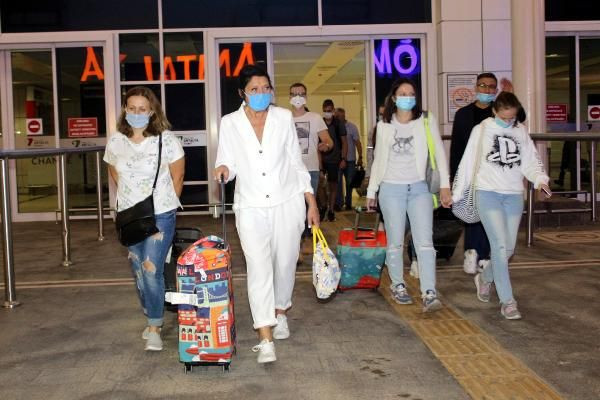 Antalya'ya ilk Rus turist kafilesi geldi - Resim: 3