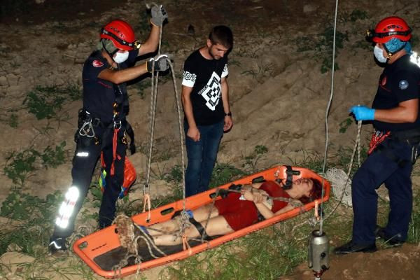 Antalya'da dereye düşen sarhoş kız bir saatte ikna edilerek kurtarıldı - Resim: 3