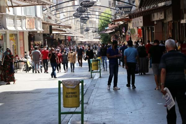 Vaka sayısı artan Gaziantep'te sosyal mesafe ve maske yine unutuldu - Resim: 4