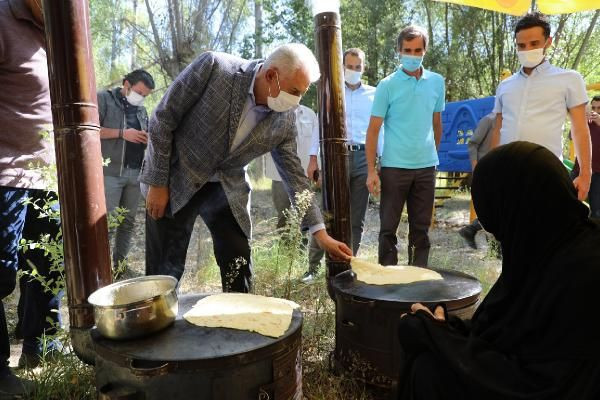 Binali Yıldırım memleketinde rafting yaptı, nehirde yüzdü - Resim: 4