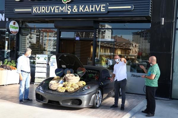 Ankara'da milyonluk lüks arabada kabuklu ceviz sattı! Görenler gözlerine inanamadı - Resim: 1