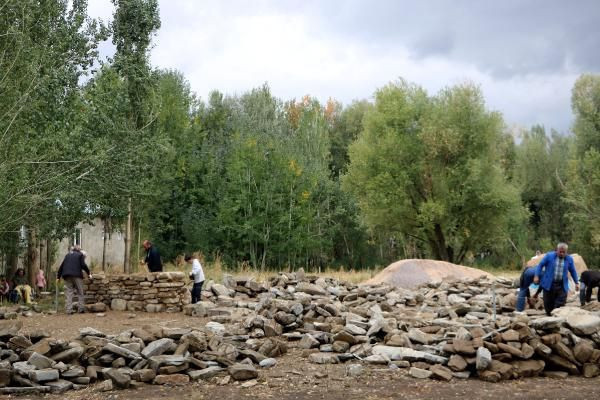 Yılanlar Hakkari'de bir ailenin evini işgal edip hayatlarını mahvetti! - Resim: 4