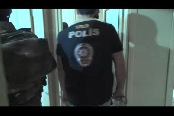 İstanbul merkezli 17 ilde operasyon! Müstehcen görüntü paylaşan şüpheliler gözaltına alındı - Resim: 3