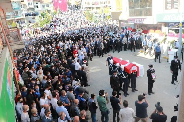 Şehit Astsubay Emre Dokumacı, son yolculuğuna uğurlandı! Gözyaşları sel oldu - Resim: 1