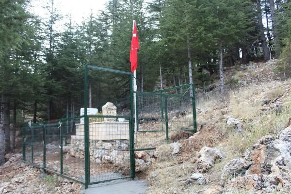 Türkiye'nin ilk şehit kadın pilotu olmuştu! İkinci mezarı yapıldı - Resim: 4