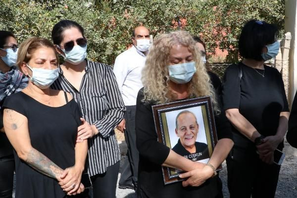 Bekir Coşkun Şanlıurfa'da son yolculuğuna uğurlandı! Cenazede o detay dikkat çekti - Resim: 3