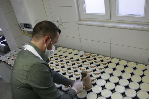 Bursa'da köfteci yapıyor yanında çalışan usta bile tarifi bilmiyor! - Resim: 2