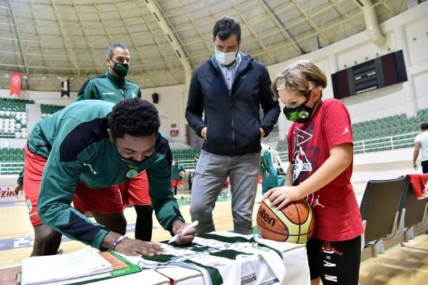 Mucize bebek Ayda sahaya indi! Basketbol oynayıp 'iyiyim' pozu verdi - Resim: 4