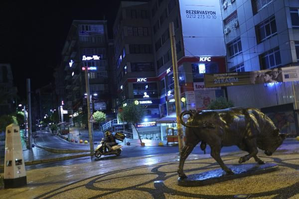 Sokağa çıkma yasağını delip tehdit etti 10 dakika içerisinde 4 farklı ceza yedi - Resim: 1
