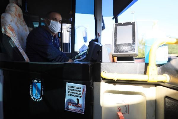 Antalya'da ilginç çözüm! Otobüste 5 litrelik plastik su bidonuyla koronavirüs önlemi aldı - Resim: 2