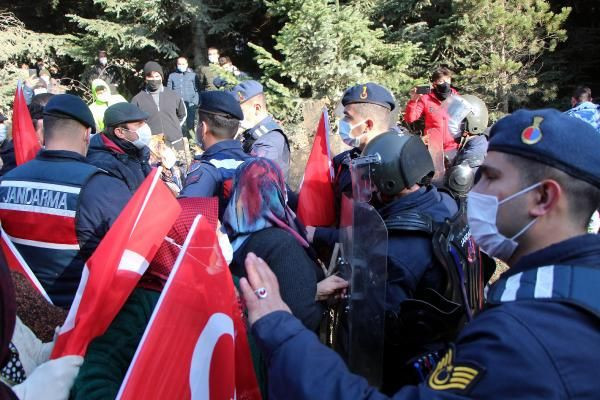Bolu'da yaylada yıkım gerginliği! 1,5 saat sonra ikna oldular - Resim: 4