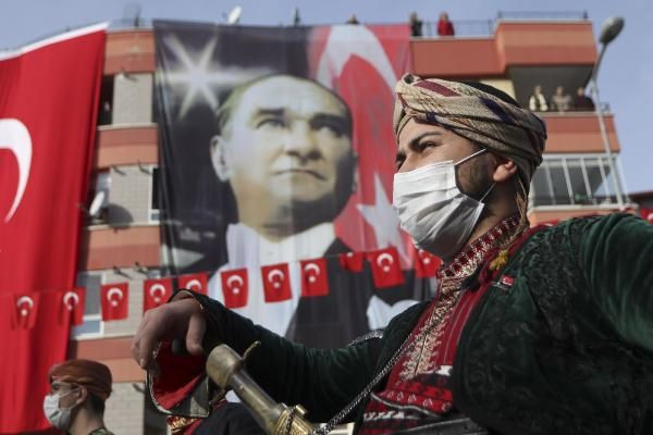 Atatürk'ün Ankara'ya gelişinin 101'inci yılı kutlandı! Vatandaşlar balkonlardan katıldı - Resim: 4