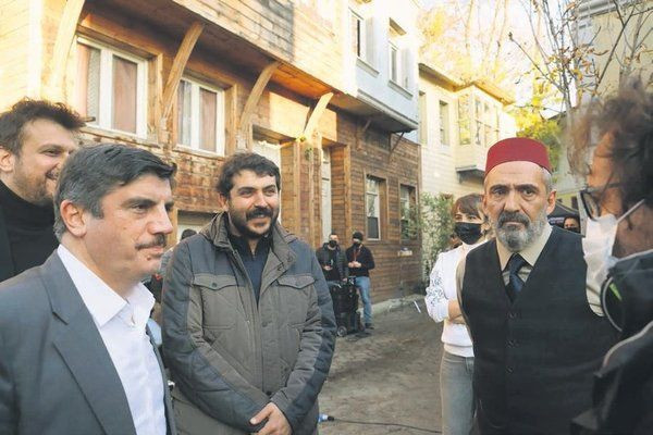 Akif filminde Mehmet Akif Ersoy'u canlandıran Yavuz Bingöl'e tepki! 'Cahil...' - Resim: 1
