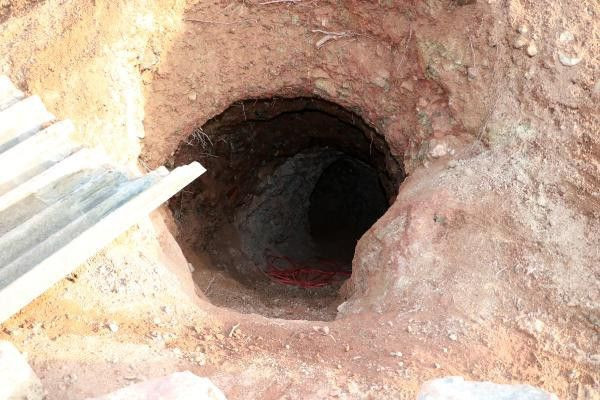 Adana'da FETÖ'cü şahıs dağ yamacında kazdığı çukurda yakalandı! - Resim: 4