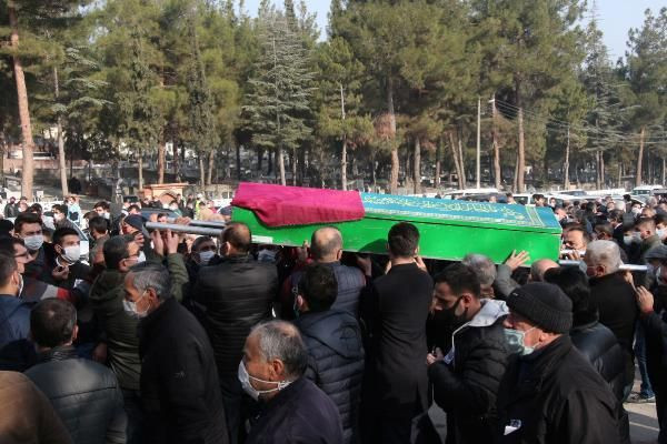 Başına isabet eden yorgun mermiyle öldü! Büşra Konyar gözyaşlarıyla son yolculuğuna uğurlandı - Resim: 2