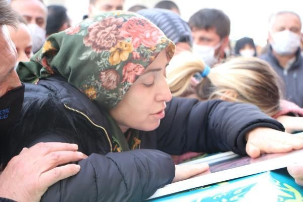 Başına isabet eden yorgun mermiyle öldü! Büşra Konyar gözyaşlarıyla son yolculuğuna uğurlandı - Resim: 3