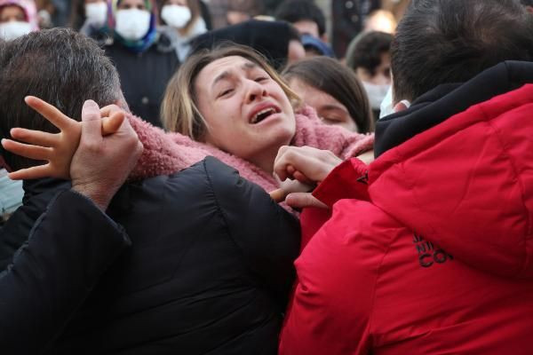 Başına isabet eden yorgun mermiyle öldü! Büşra Konyar gözyaşlarıyla son yolculuğuna uğurlandı - Resim: 4