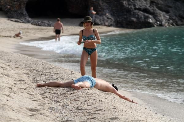 Antalya'da plajlar turistlere kaldı! Ocak ayında denizin keyfini çıkardılar - Resim: 2