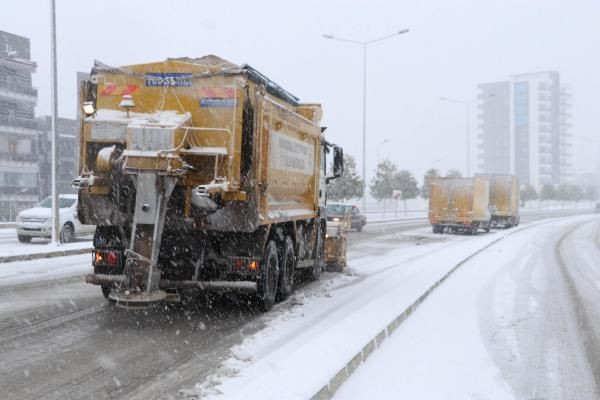 Kar, trafiği felç etti! Denizli-Antalya Karayolu ulaşıma kapandı - Resim: 4