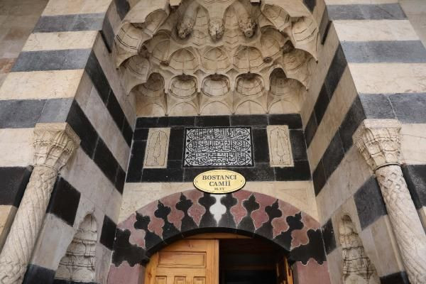 Turistler akın etti! Gaziantep'teki camideki düzenekler görenleri şaşırttı sebebi ise... - Resim: 1