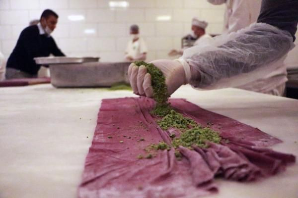 Mor baklava üretti şimdi siparişlere yetişemiyor! Ekşi baklava mı olur demeyin - Resim: 4