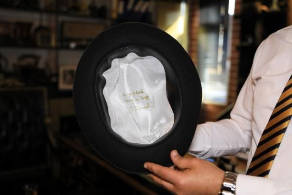 Süleyman Demirel'in şapkasını haczettirdi şimdi de satıyor - Resim: 4