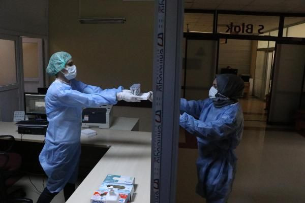 Diyarbakır'da Covid-19 test laboratuvarı ilk kez görüntülendi! - Resim: 1