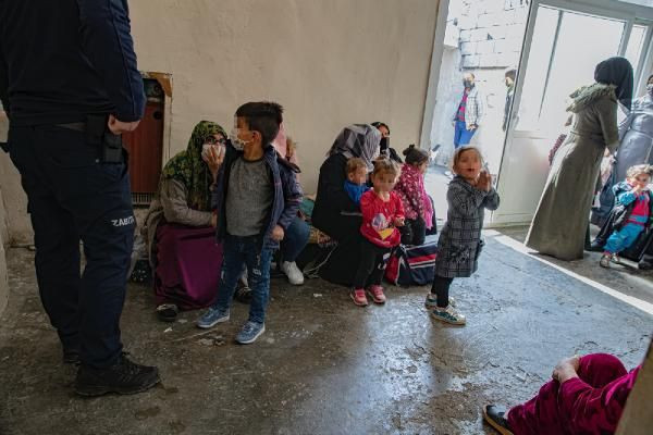 Adana'da şok! Görme güçlüğü çeken kaçak sünnetçiye suçüstü - Resim: 1