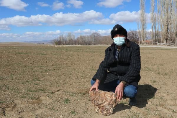 Çorum'da köylü tarlada bulduğu göktaşını Amerikalıya 180 bin dolara sattı - Resim: 1