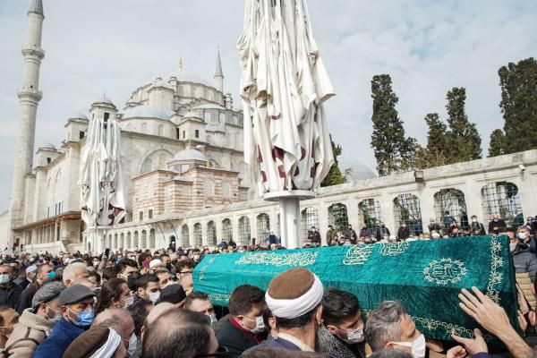 Ünlülerin hocası Salih Memişoğlu son yolculuğa uğurlandı! Alişan'ın bakışı yürekleri burktu - Resim: 2