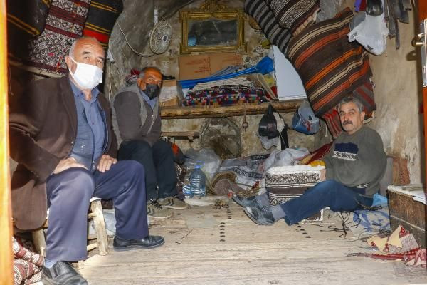 Mardin'de sadece iki kişi kaldılar! Günde bir tane üretiyor: Kuvvet isteyen bir iştir - Resim: 1