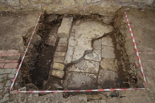İstanbul'da heyecanlandıran keşif! Kaldırımı kazdıkça yeni tarih çıkıyor - Resim: 4